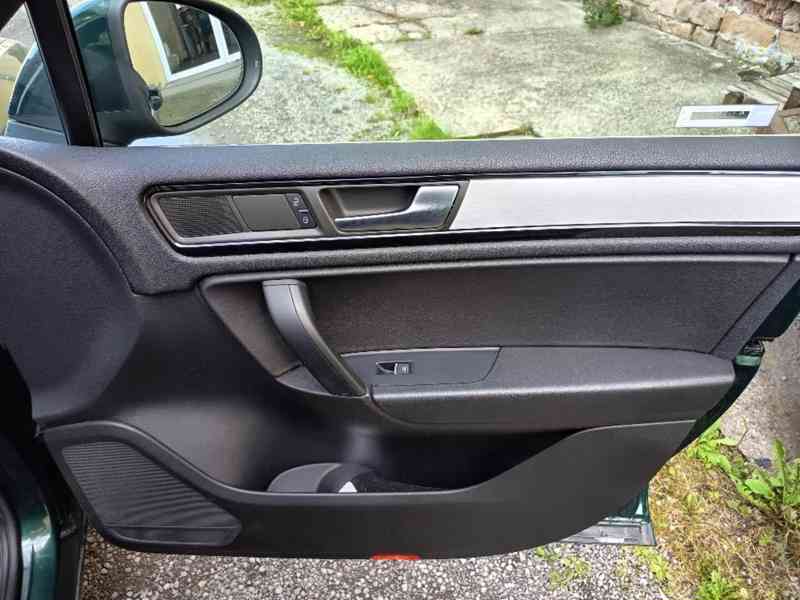 VOLKSWAGEN Touareg 3,0TDI 4Motion ČR 1maj DPH - foto 19