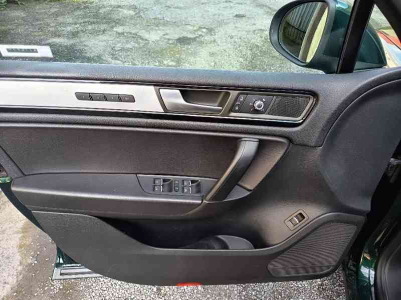 VOLKSWAGEN Touareg 3,0TDI 4Motion ČR 1maj DPH - foto 23