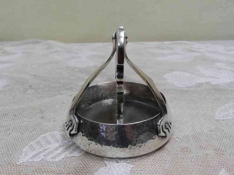 Zajímavý tepaný Popelník Miska na doutníky Opice  - foto 6