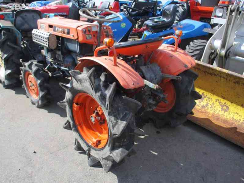 Malotraktor Kubota B7000 4WD 1 - foto 2