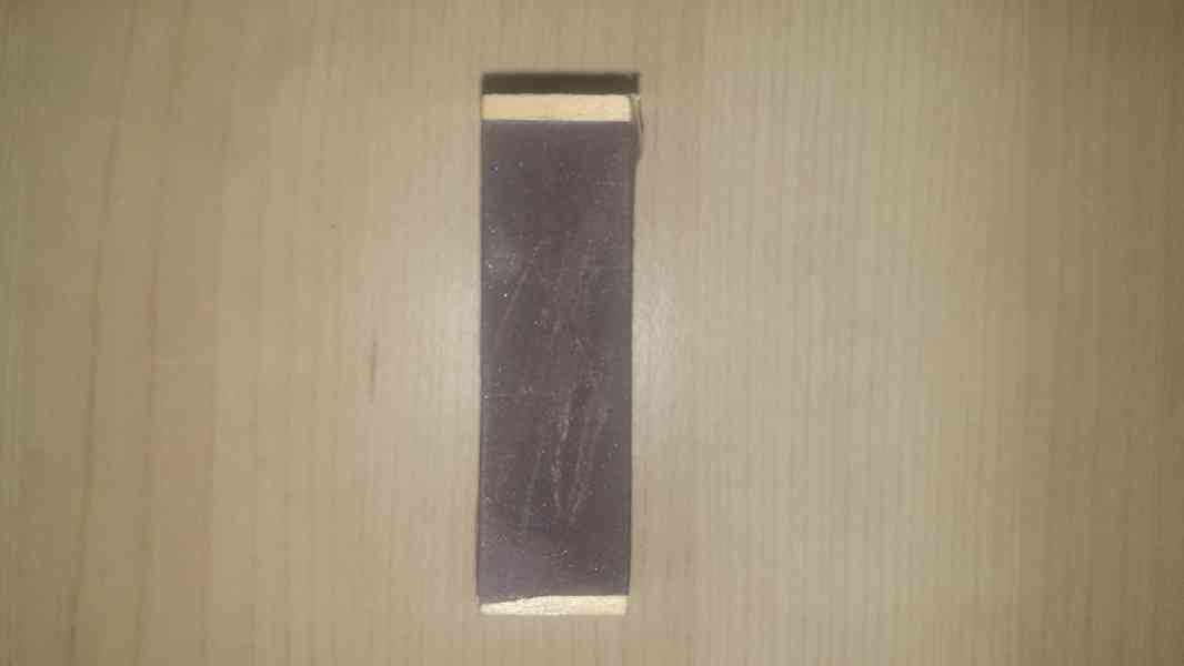 Stará dýhovaná krabička se zápalkami. - foto 2