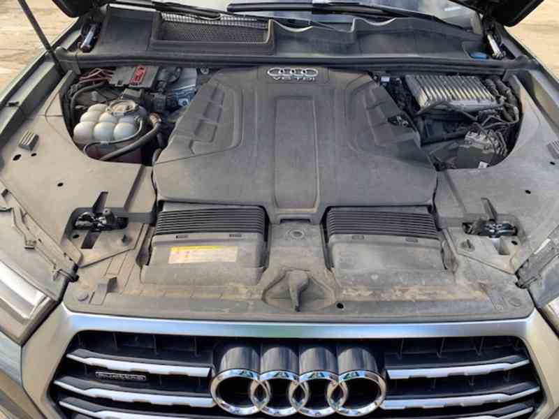 Audi Q7	 - foto 12