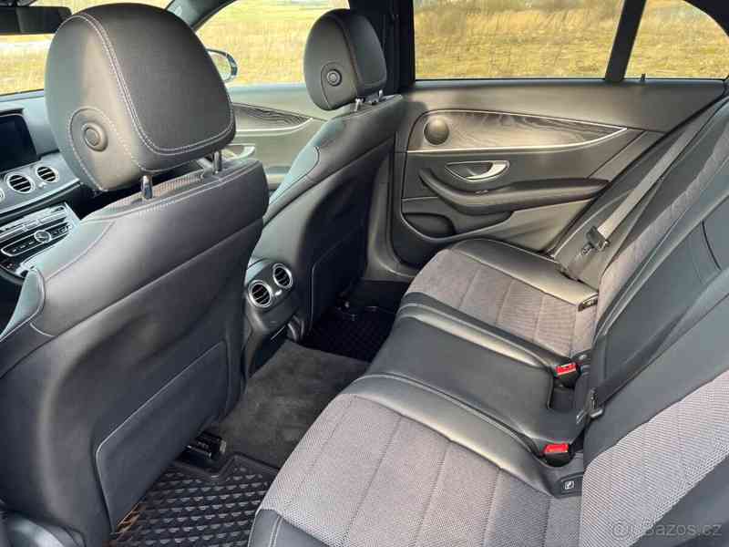 Mercedes-Benz Třídy E E220d 4Matic auto	 - foto 10