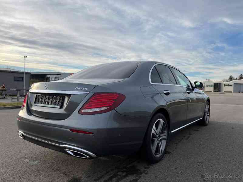 Mercedes-Benz Třídy E E220d 4Matic auto	 - foto 8