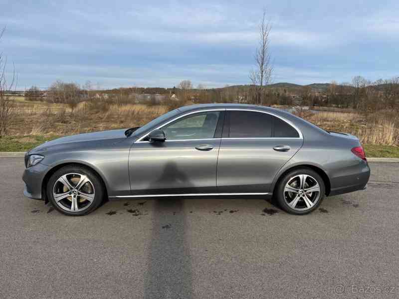 Mercedes-Benz Třídy E E220d 4Matic auto	 - foto 2