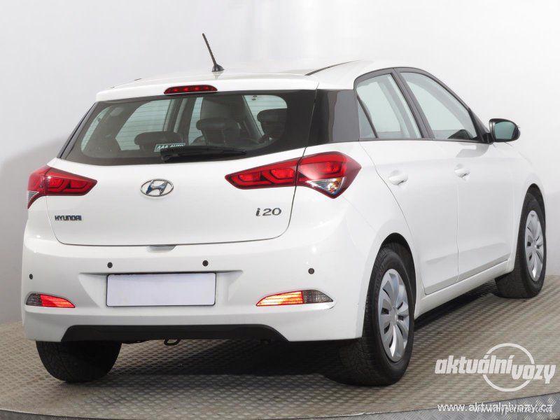 Hyundai i20 1.2, benzín, r.v. 2015, kůže - foto 7