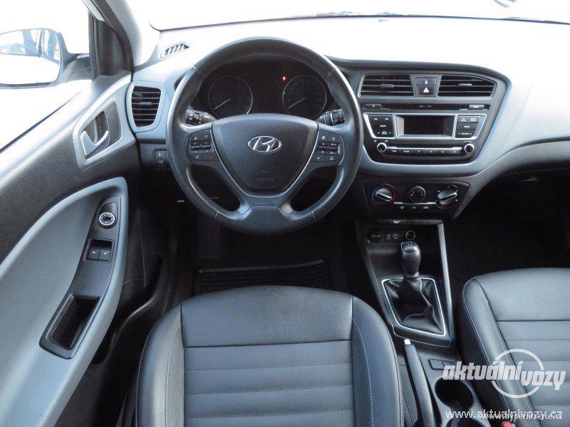 Hyundai i20 1.2, benzín, r.v. 2015, kůže - foto 17