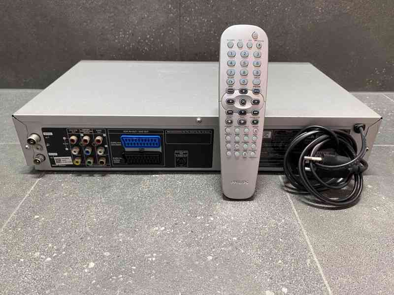 Philips DVP3100V combo přehrávač VHS a DVD  - foto 6