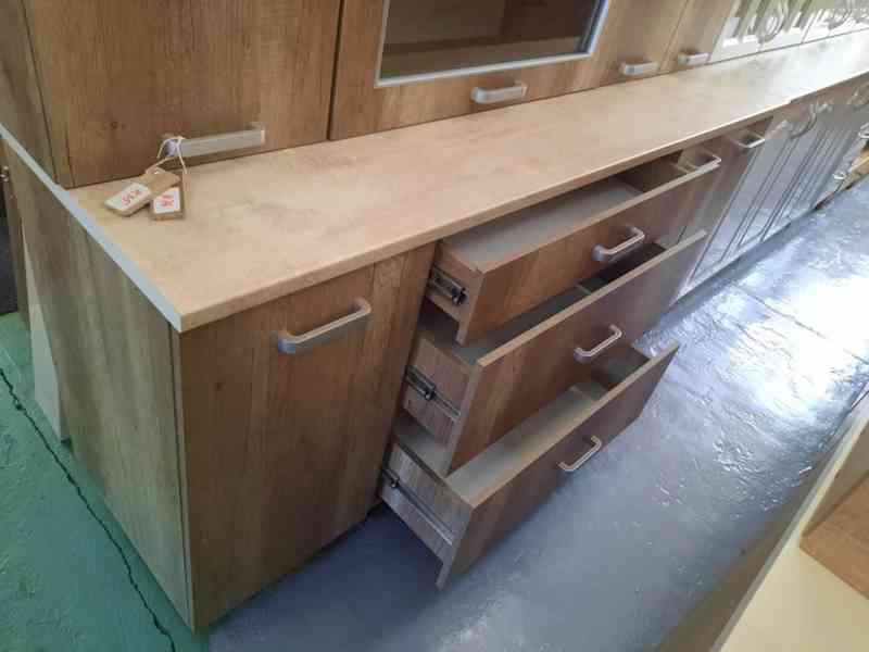 Moderní kuchyně výsuv, dojezd, plyn písty za 14.890Kč - foto 3