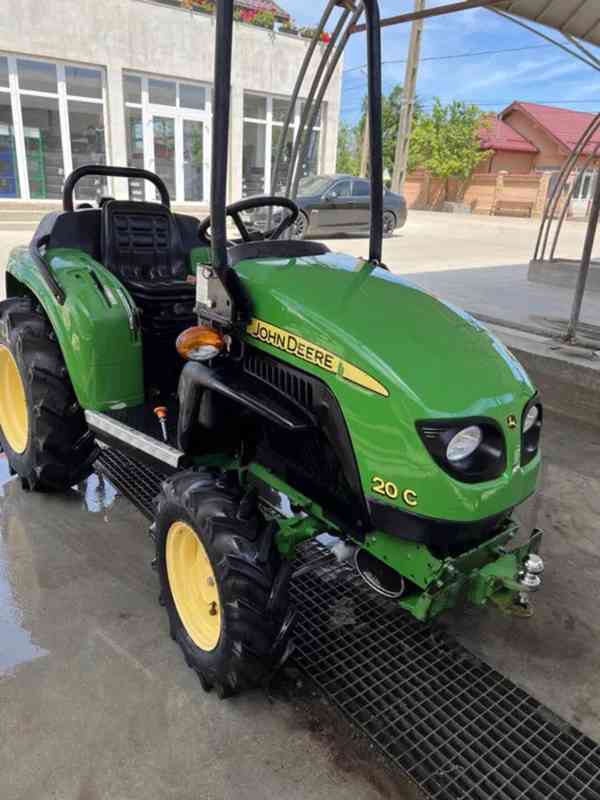 Traktor John Deer C 20 - foto 2