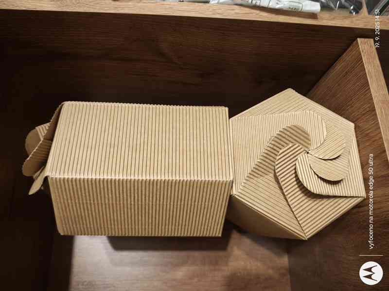 Dárkové krabičky větší množství - foto 4
