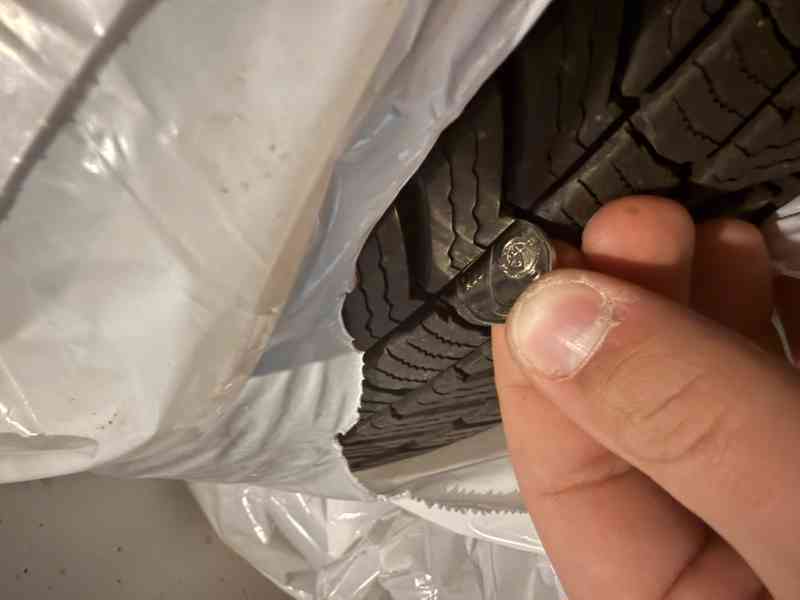 215/65/17 alu kola 6,5x17 5x112 ET38 zimní KODIAQ Nanuq - foto 10