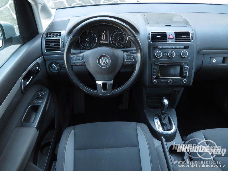 Volkswagen Touran 2.0, nafta, r.v. 2013 - foto 8