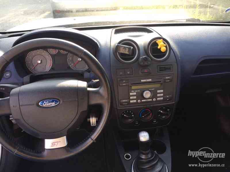 Ford Fiesta ST 2006 - foto 13