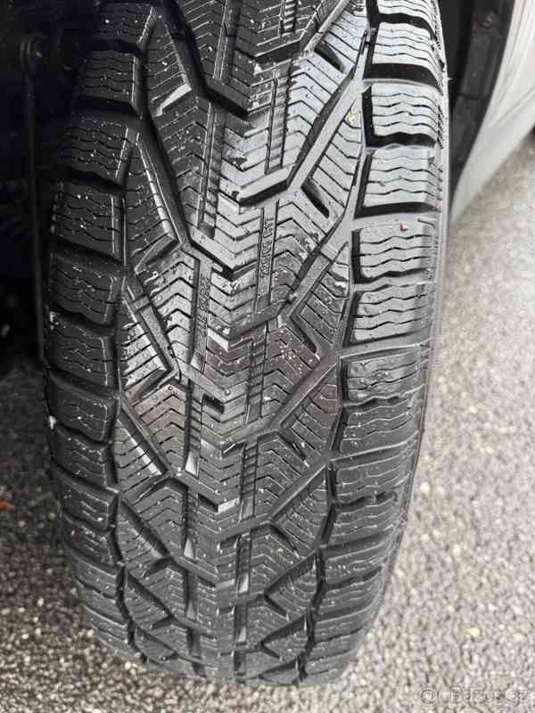 Toyota RAV4 2,2   D 110kW 4x4 ČR PŮVOD - - foto 4