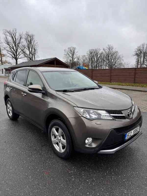 Toyota RAV4 2,2   D 110kW 4x4 ČR PŮVOD - - foto 3