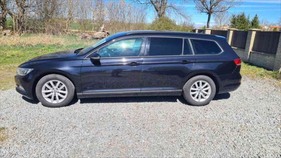 Volkswagen Passat 2,0 - foto 19