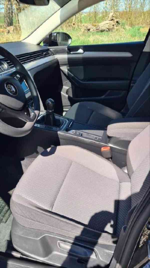 Volkswagen Passat 2,0 - foto 12