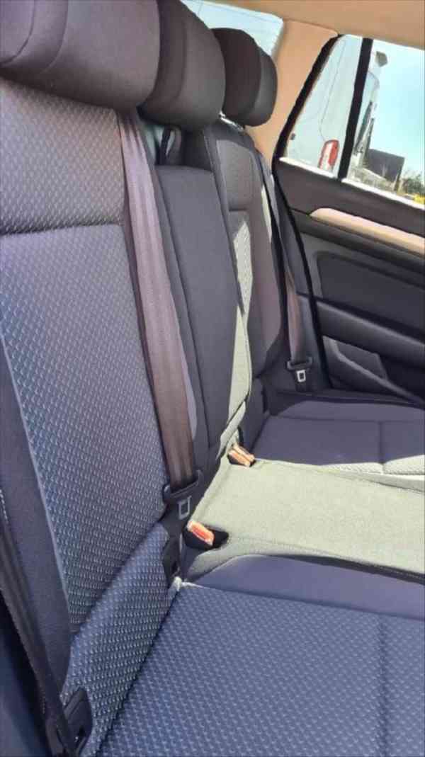 Volkswagen Passat 2,0 - foto 8