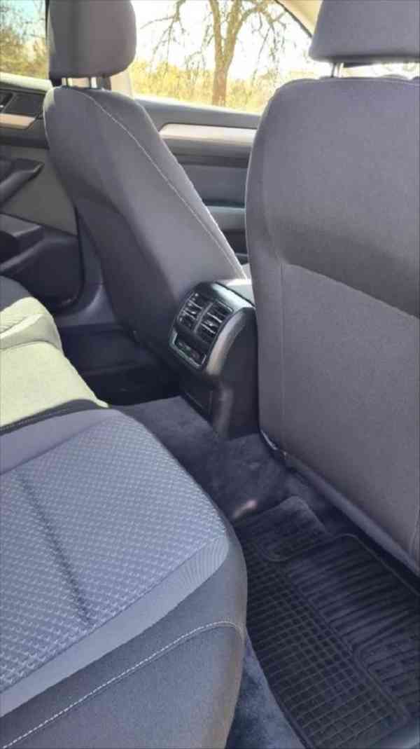Volkswagen Passat 2,0 - foto 10