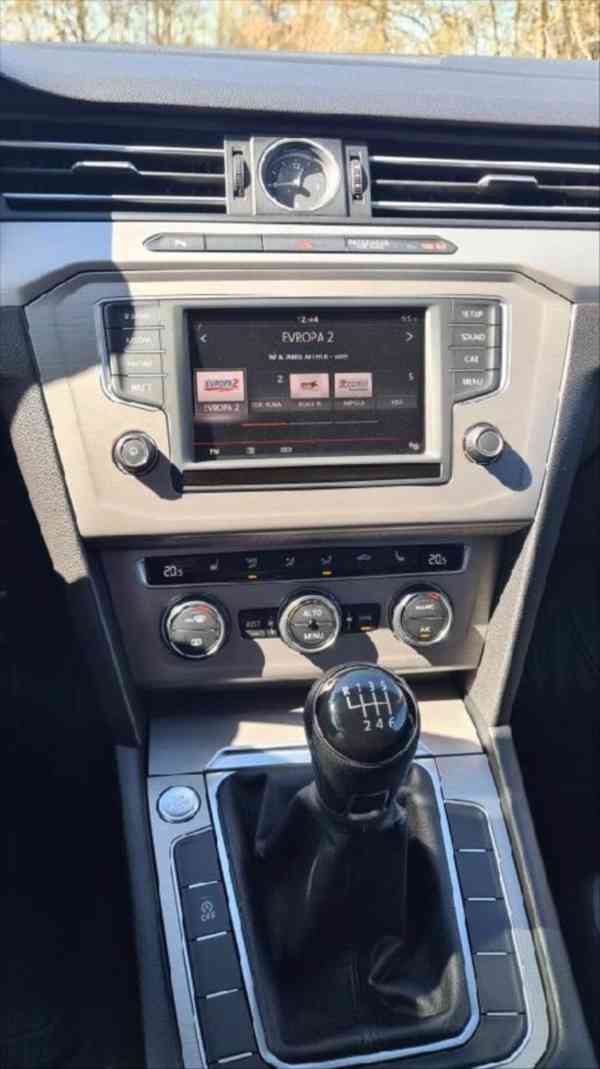 Volkswagen Passat 2,0 - foto 11