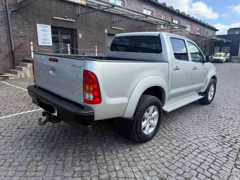 Toyota Hilux 3,0 D4D Double Cab Executive Aut. 126kw - foto 5