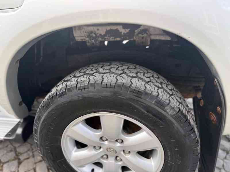 Toyota Hilux 3,0 D4D Double Cab Executive Aut. 126kw - foto 2