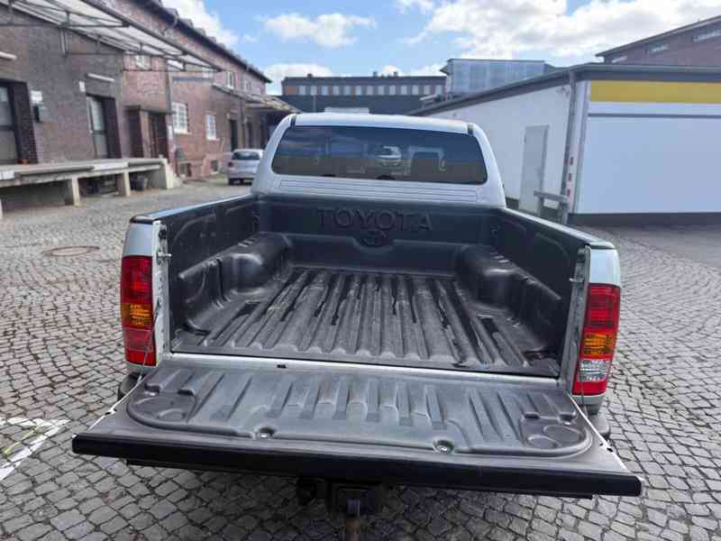 Toyota Hilux 3,0 D4D Double Cab Executive Aut. 126kw - foto 21