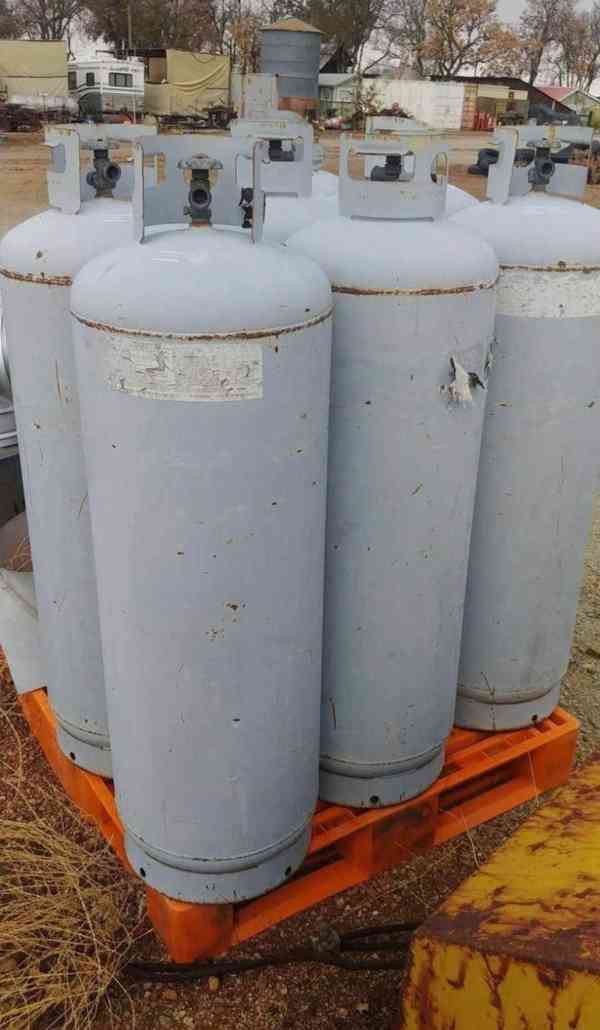 Kvalitní propanbutanové nádrže v perfektním stavu. - foto 5