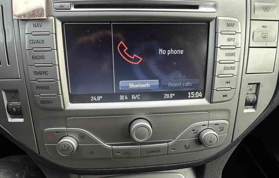 Ford Kuga 2.0 TDCi 4x4/Automat/120kW - foto 25