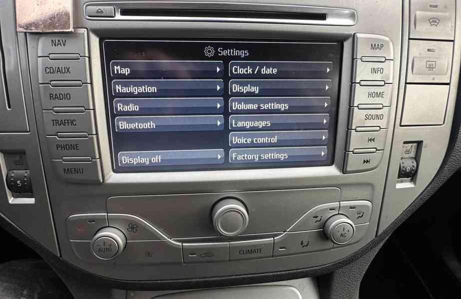 Ford Kuga 2.0 TDCi 4x4/Automat/120kW - foto 26