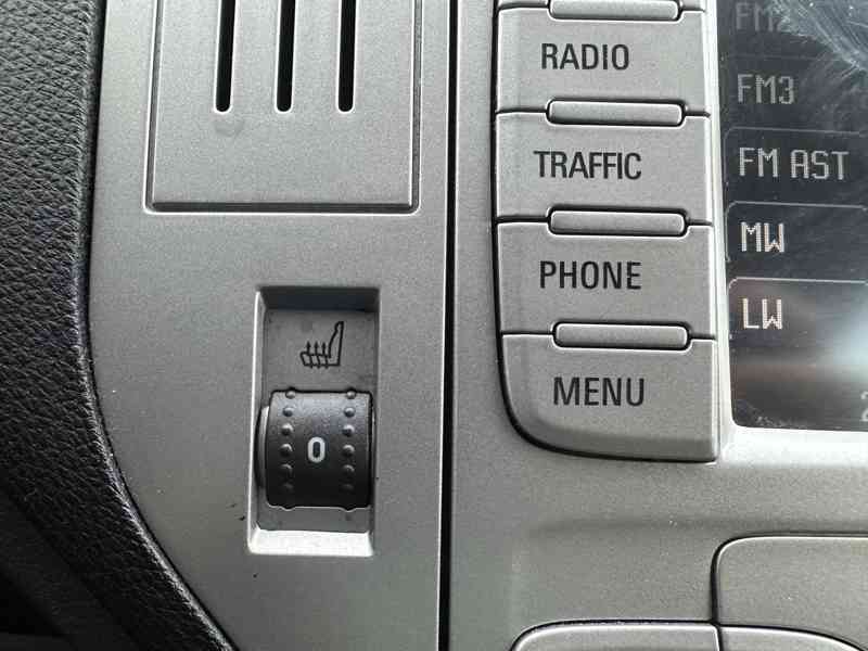 Ford Kuga 2.0 TDCi 4x4/Automat/120kW - foto 29