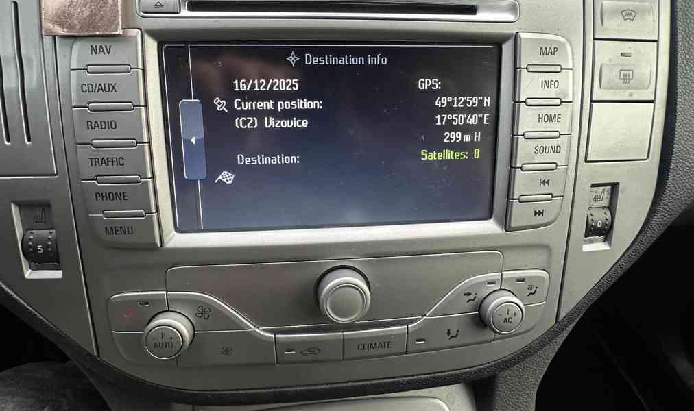 Ford Kuga 2.0 TDCi 4x4/Automat/120kW - foto 28