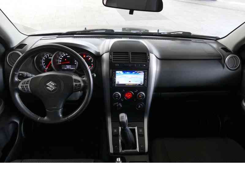 Suzuki Grand Vitara 2.4i Club 4x4 benzín 124kw - foto 12