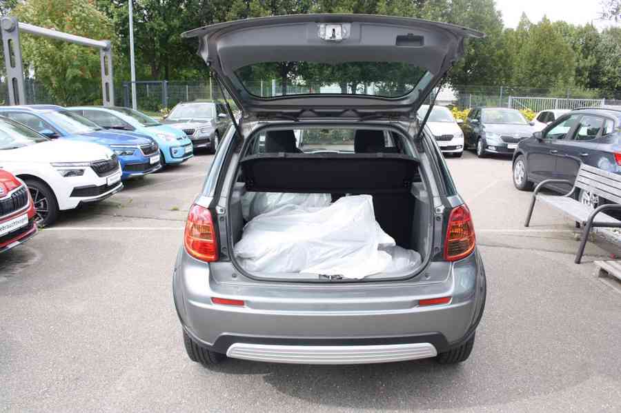 Suzuki SX4 1.6i 4X4 Comfort benzín 79kw - foto 7