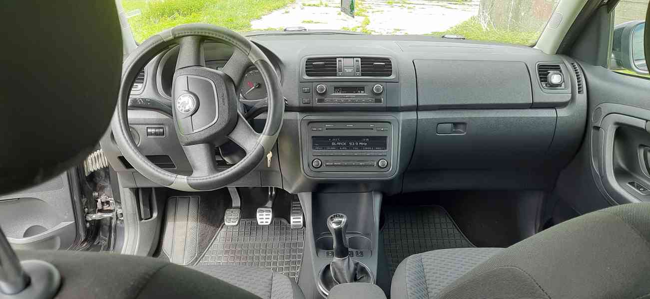 Prodám Škoda Roomster Black  1.2Tsi 77kW r.v. 2011, 133...km - foto 6