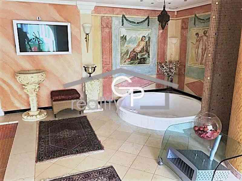 Exkluzivní vila s maximálním soukromím ve Včelné - foto 13