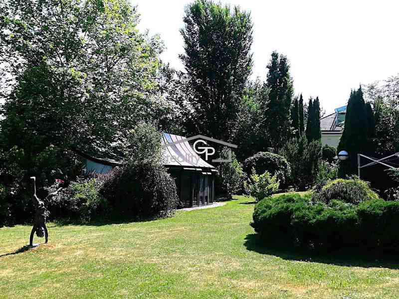 Exkluzivní vila s maximálním soukromím ve Včelné - foto 14