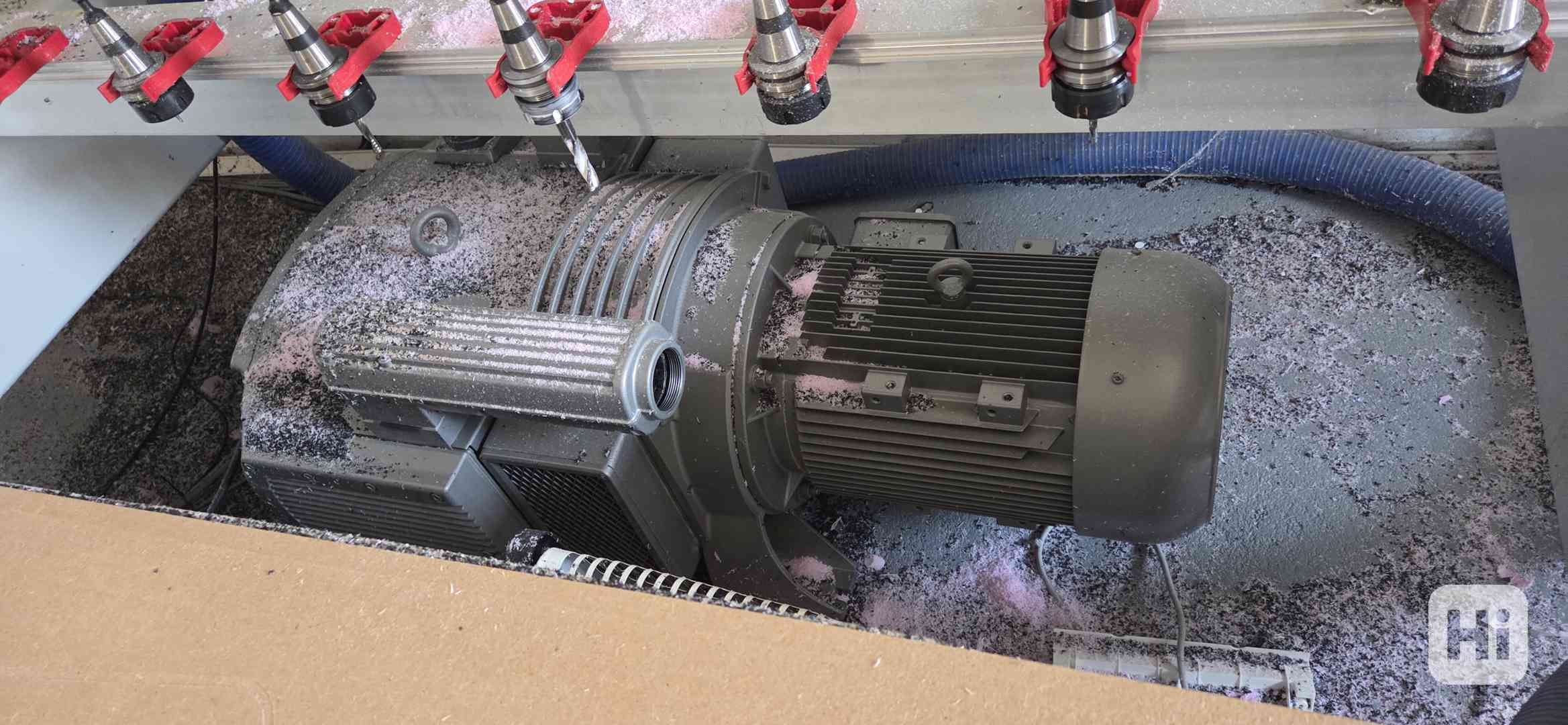 Velkoplošný CNC frézovací a řezací router zn.Comagrav - foto 1