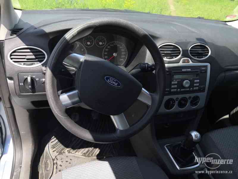 Ford Focus 2006 - foto 12