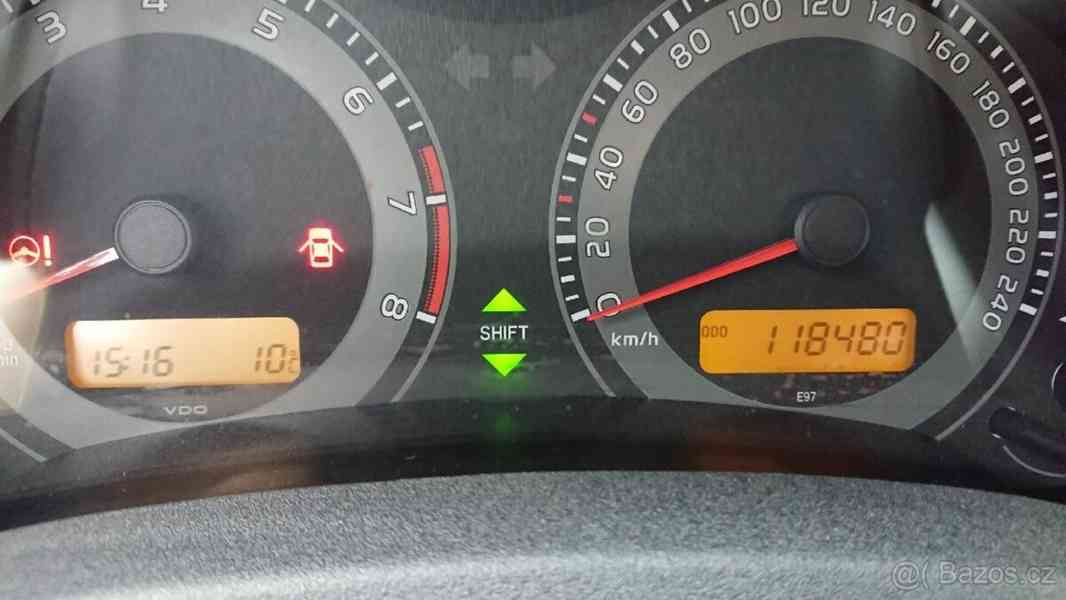 Toyota Auris 1,6   Valvematic, rok 2011 - foto 16