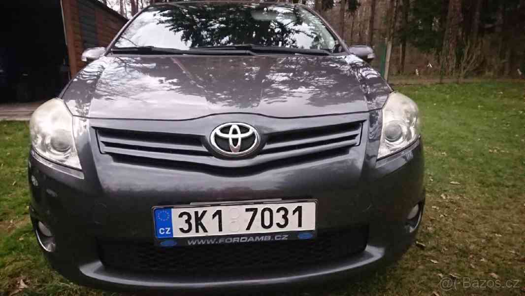 Toyota Auris 1,6   Valvematic, rok 2011 - foto 1