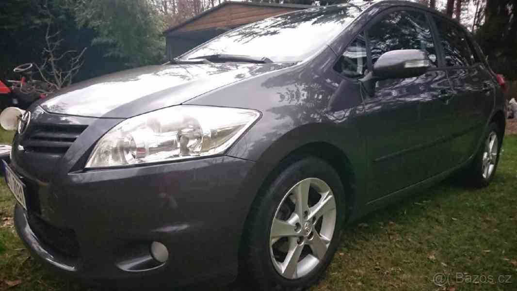 Toyota Auris 1,6   Valvematic, rok 2011 - foto 5