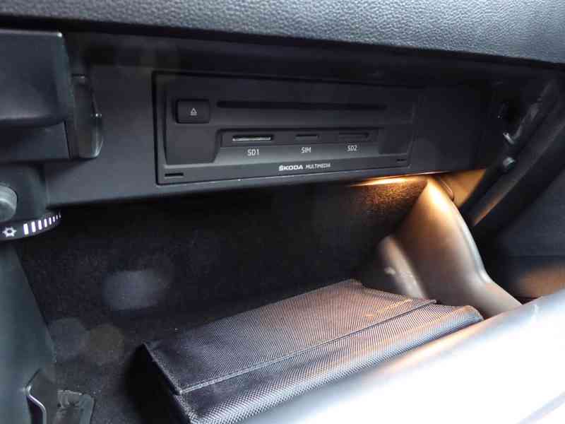 ŠKODA Karoq Style 2,0 TDI 110 kW 4x4 DSG - foto 36