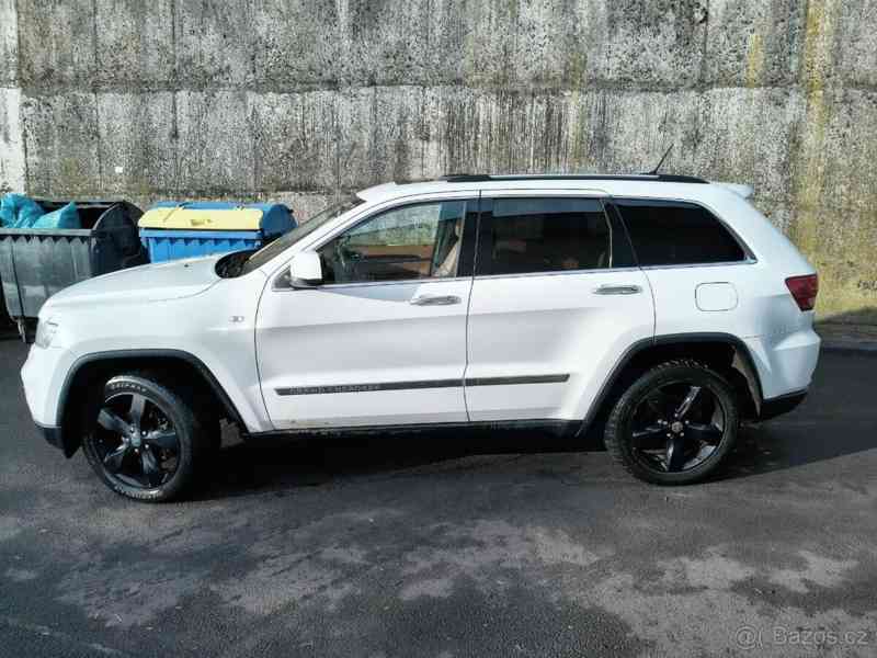 Jeep Grand Cherokee 3,0   CRD 177KW ROK 2013 OVERLAND - foto 2