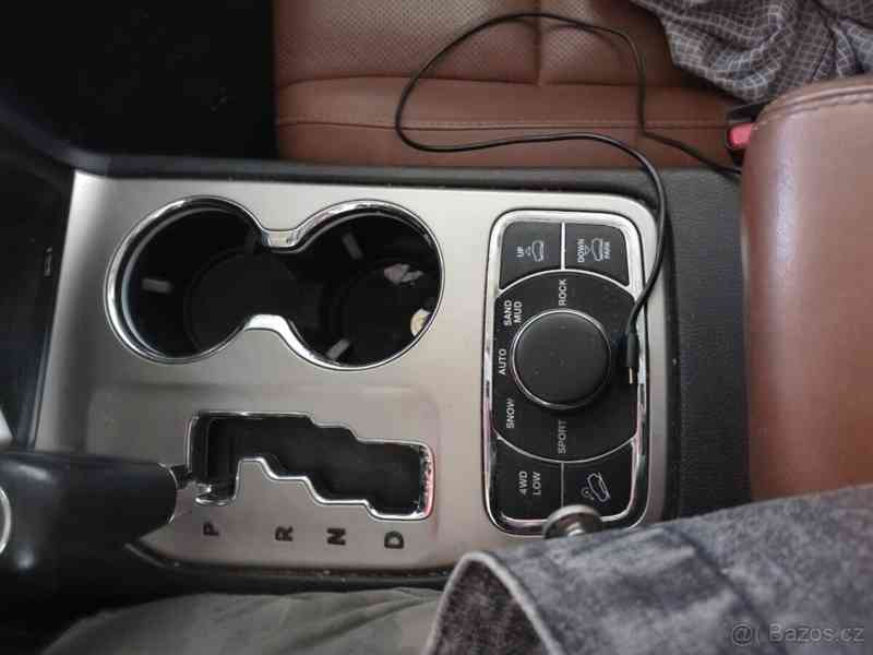 Jeep Grand Cherokee 3,0   CRD 177KW ROK 2013 OVERLAND - foto 8