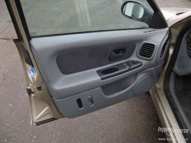 Renault Laguna 1.6 16v 79kW (K4M) r.v. 2001 - foto 7