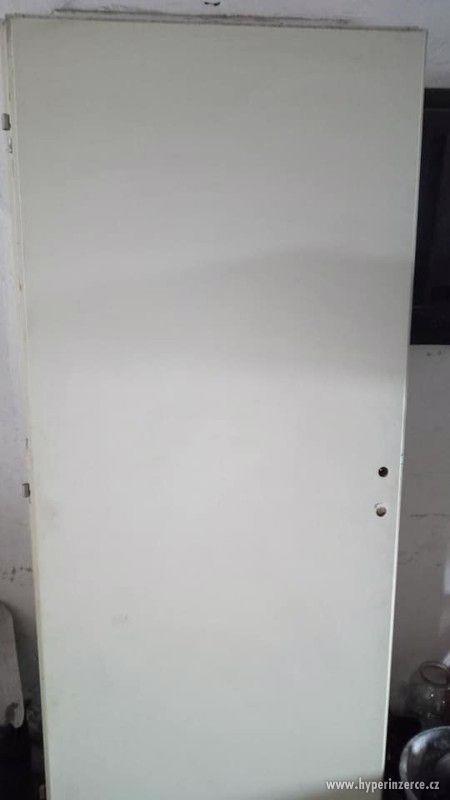 Prodám nepoužité 3*dveře i s futrama - foto 1