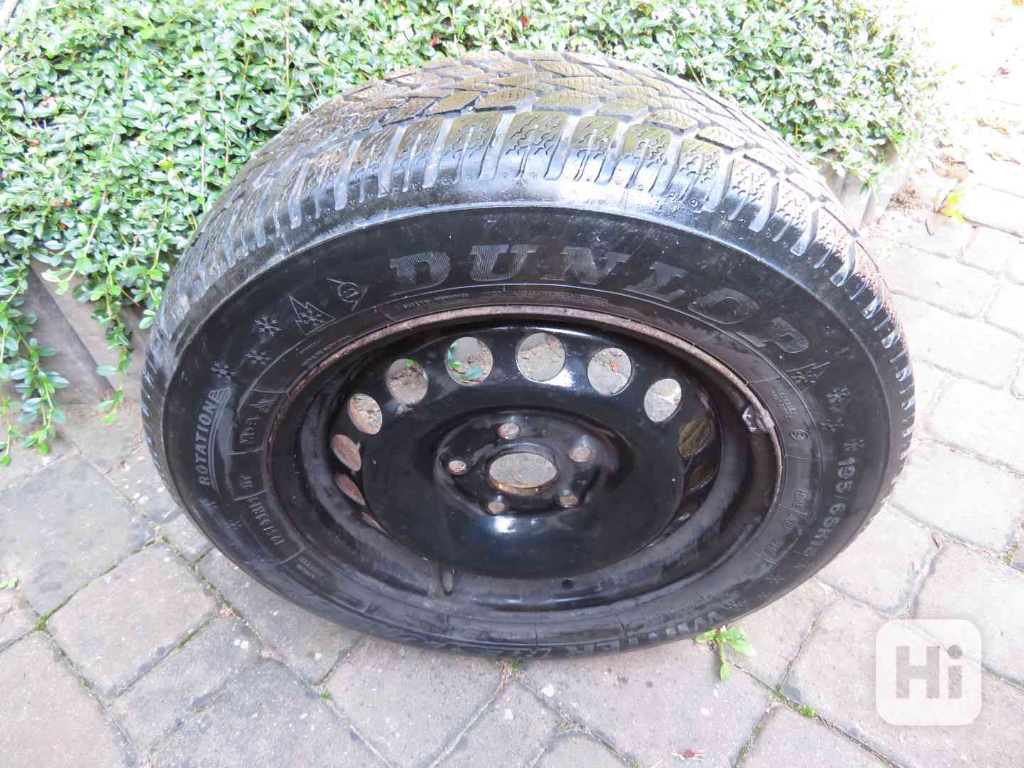 Prodám sadu 4 kusů kol se zimními pneu DUNLOP 195x65xR15  - foto 1