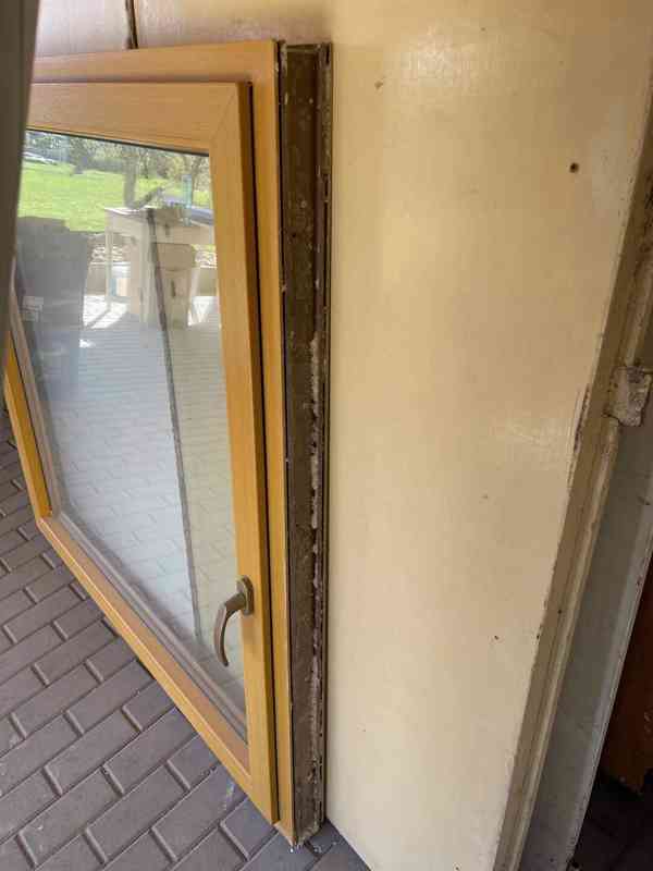 Prodám plastové okno s dvojsklem design Oregon + vn.parapet - foto 7